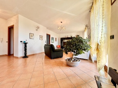 Foto Villa unifamiliare in Via San Giuseppe 10, Castelletto Merli di 360 m²