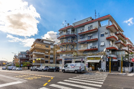 Foto Appartamento in Vicolo degli Orti Portuensi 19, Roma di 114 m²