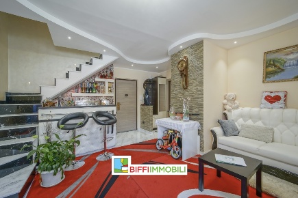 Foto Appartamento in VIA DON LUIGI MONZA 82, Lecco di 127 m² con 4 locali