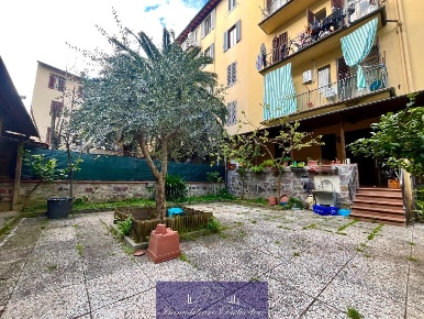 Foto Appartamento in Via dei Vanni, Firenze Ponte alla Vittoria di 80 m²