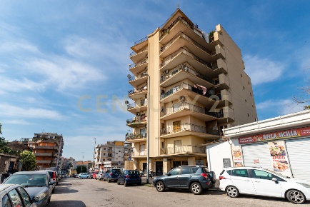 Foto Appartamento in Via Enrico Ferri 15, Catania Borgo di 141 m²