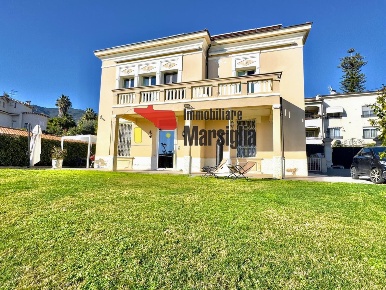 Foto Villa unifamiliare in Strada Solaro 105, Sanremo Solaro di 215 m²