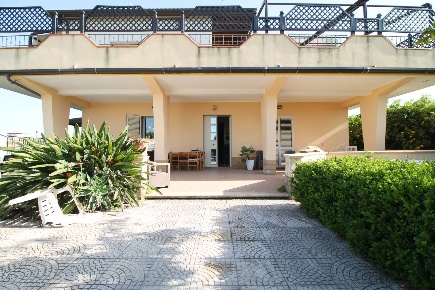 Foto Villa singola in Viale Garrone, Siracusa di 188 m² con 7 locali