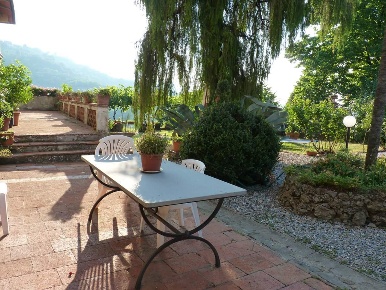 Foto Rustico in Strada del Cimitero, Lucca La Maulina - Morianese di 450 m²