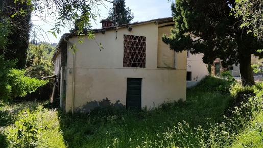 Foto Rustico in bocconi, Lucca Sant'Alessio - Carignano di 450 m²
