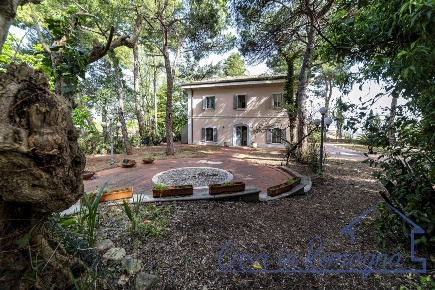 Foto Villa unifamiliare in Via Covignano, Rimini Colle di Covignano