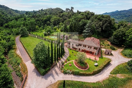 Foto Rustico in Via Borgo Giannotti, Lucca San Marco - Acquacalda di 920 m²