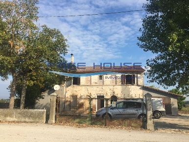 Foto Rustico in Via Dismano, Ravenna Ponte Nuovo - Madonna dell'Albero