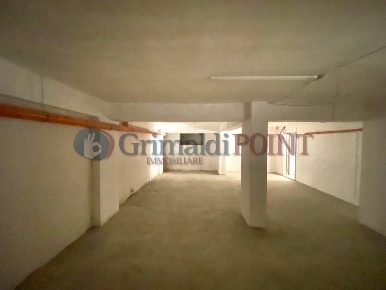 Foto Magazzino a Giugliano in Campania Nuovo Corso Campano - Marchesella