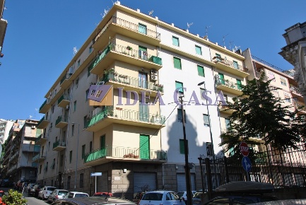 Foto Appartamento in Via Pippo Romeo n° 4, Messina di 130 m² con 4 locali