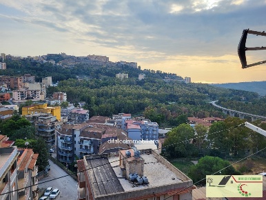 Foto Appartamento in via matteo cimarra, Agrigento di 100 m² con 5 locali