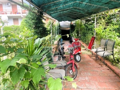Foto Magazzino in Via Montecatini 3, Massa Marina di Massa Centro di 300 m²