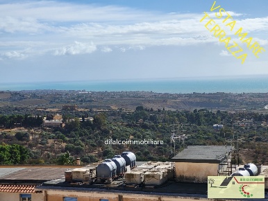 Foto Appartamento in via graceffo, Agrigento con 7 locali in vendita