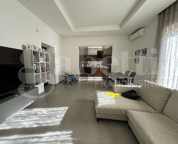 Foto Appartamento in CESARE BATTISTI, Bari Palese di 130 m² con 4 locali