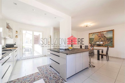 Foto Villa unifamiliare in via pinciroli 10, Novara San Paolo di 220 m²