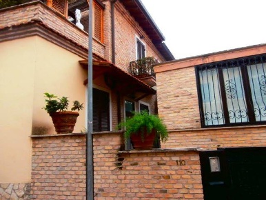 Foto Appartamento in Vicolo del Vicario 110, Roma di 30 m² con 2 locali