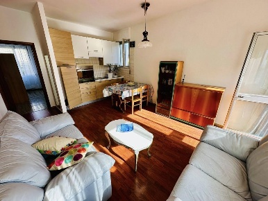 Foto Appartamento a Carrara Marina di Carrara di 80 m² con 3 locali