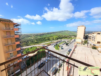 Foto Appartamento in via dante, Agrigento di 130 m² con 6 locali in vendita
