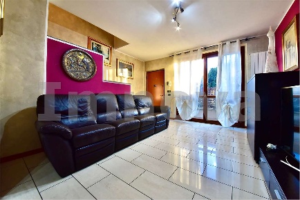 Foto Villa a schiera in via Magenta, Cesano Maderno di 180 m² con 4 locali