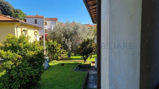 Foto Appartamento in via Campromaldo, Massa Centro di 150 m² con 5 locali