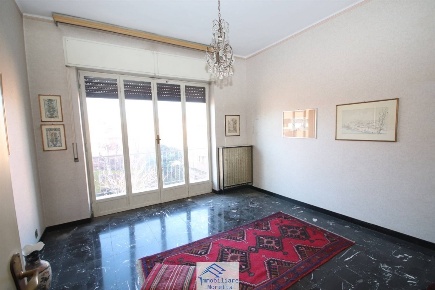Foto Appartamento a Alba Centro di 100 m² con 5 locali in vendita