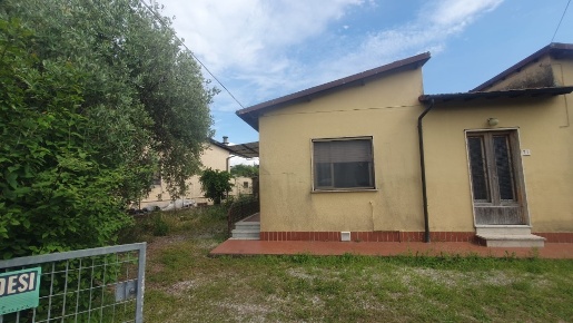 Foto Villa unifamiliare a Camaiore di 110 m² con 6 locali in vendita