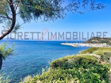 Foto Appartamento a Piombino Centro di 95 m² con 5 locali in vendita
