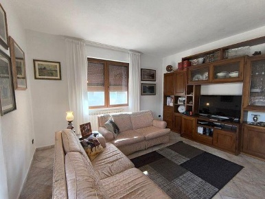 Foto Villa bifamiliare a San Giuliano Terme Ghezzano di 140 m² con 6 locali