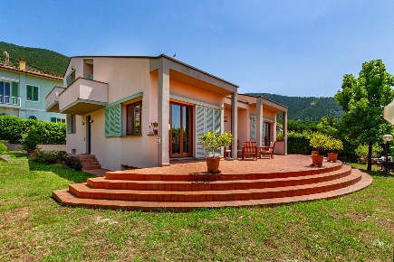 Foto Villa unifamiliare a San Giuliano Terme Asciano, Agnano di 280 m²