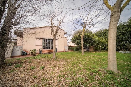 Foto Villa bifamiliare a San Giuliano Terme Colignola, Campo di 240 m²