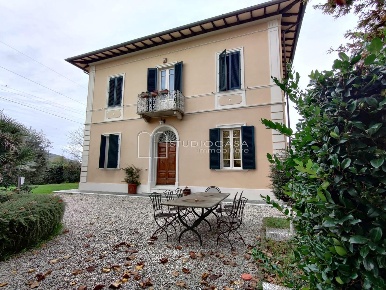 Foto Villa unifamiliare a San Giuliano Terme Rigoli, Molina di Quosa