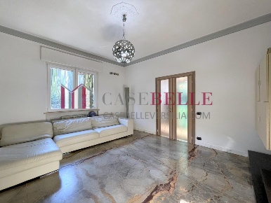 Foto Casa indipendente a Camaiore Camaiore Paese di 110 m² con 5 locali