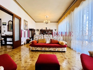 Foto Villa unifamiliare a Camaiore Lido di Camaiore di 260 m² con 6 locali