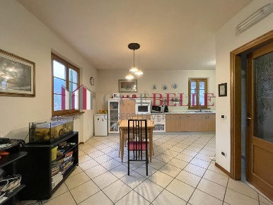 Foto Casa indipendente a Camaiore Camaiore Paese di 180 m² con 5 locali