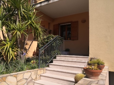 Foto Villa unifamiliare in Contrada Sperone, Messina di 225 m² con 5 locali
