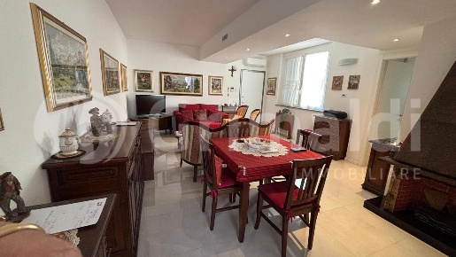 Foto Appartamento in Via Beno de Gozzadini 6, Abbiategrasso di 120 m²