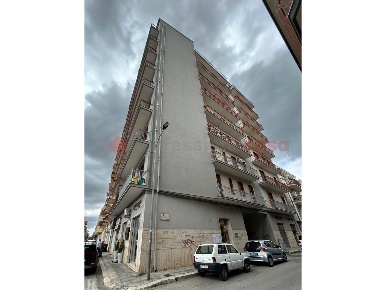 Foto Appartamento in Via Giordano 24, Grottaglie di 157 m² con 5 locali