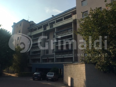 Foto Appartamento in Via Scaglia 21, Abbiategrasso di 85 m² con 3 locali