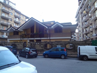 Foto Villa unifamiliare in via gugliemo, Avellino di 240 m² con 6 locali