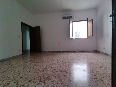 Foto Appartamento in Via Deledda 60/62, Grottaglie di 85 m² con 3 locali