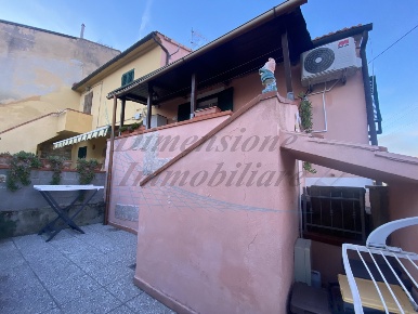 Foto Appartamento in Piazza Antonio Gramsci, Rosignano Marittimo di 45 m²