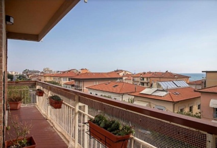 Foto Appartamento a Camaiore Lido di Camaiore di 100 m² con 4 locali