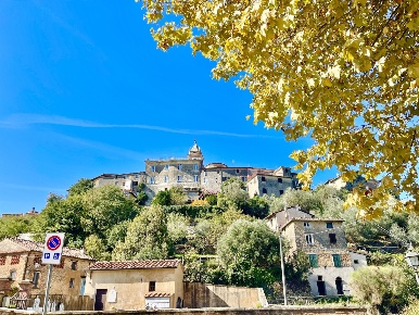 Foto Appartamento a Camaiore di 350 m² con 12 locali in vendita