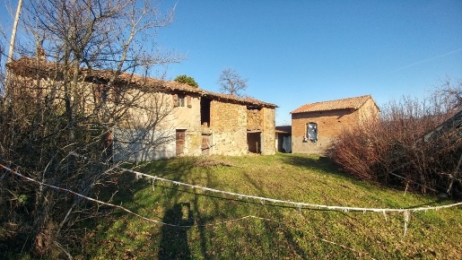 Foto Rustico in Via della Pace 4, Valsamoggia Centro di 300 m² in vendita