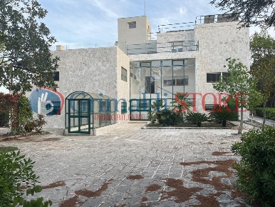 Foto Villa unifamiliare in Strda dei Colli, Ostuni di 765 m² con 29 locali