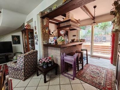 Foto Villa bifamiliare a Mascalucia Centro di 120 m² con 6 locali