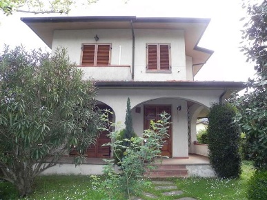 Foto Villa unifamiliare a Camaiore Camaiore Paese in vendita
