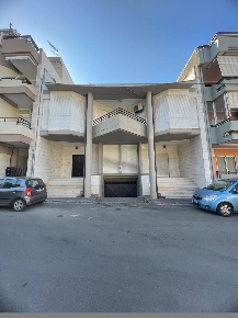 Foto Appartamento in via Friuli snc, Grottaglie di 434 m² con 5 locali