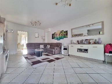 Foto Villa a schiera a Camaiore Camaiore Paese di 160 m² con 10 locali