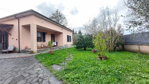Foto Villa unifamiliare a San Giuliano Terme Colignola, Campo di 187 m²